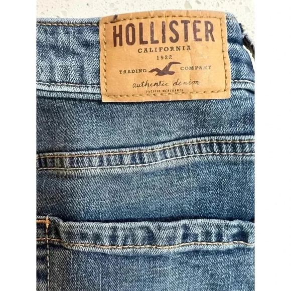 Hollister High Rise Denim Boyfriend Short W23 - Picture 3 of 7